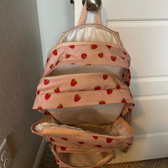 JanSport Big Student 17.5"-Backpack in Strawberry Shower Pink - Picture 4 of 16